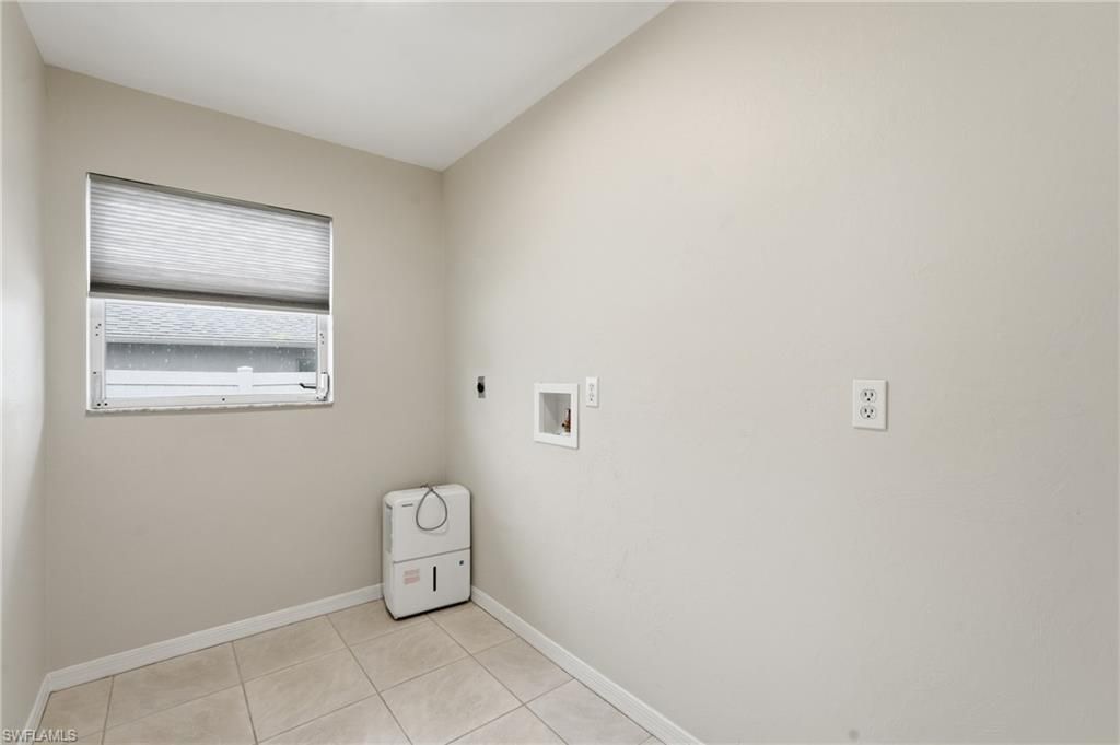 524 SE 8th Pl, Cape Coral, FL 33990 Photo