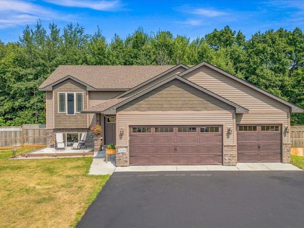 38369 Hunters Ridge Trail , North Branch, MN 55056