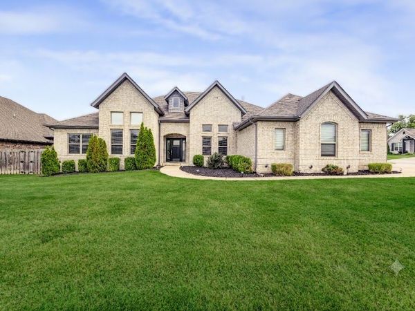 1741 Cherrie Street , Bentonville, AR 72713