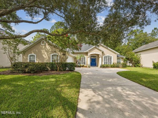 7636 SENTRY OAK Circle E, Jacksonville, FL 32256