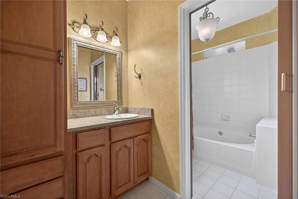 290 Emerald Bay Cir , Unit L7, Naples, FL 34110 Photo
