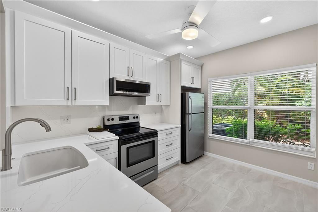 290 Emerald Bay Cir , Unit L7, Naples, FL 34110 Photo