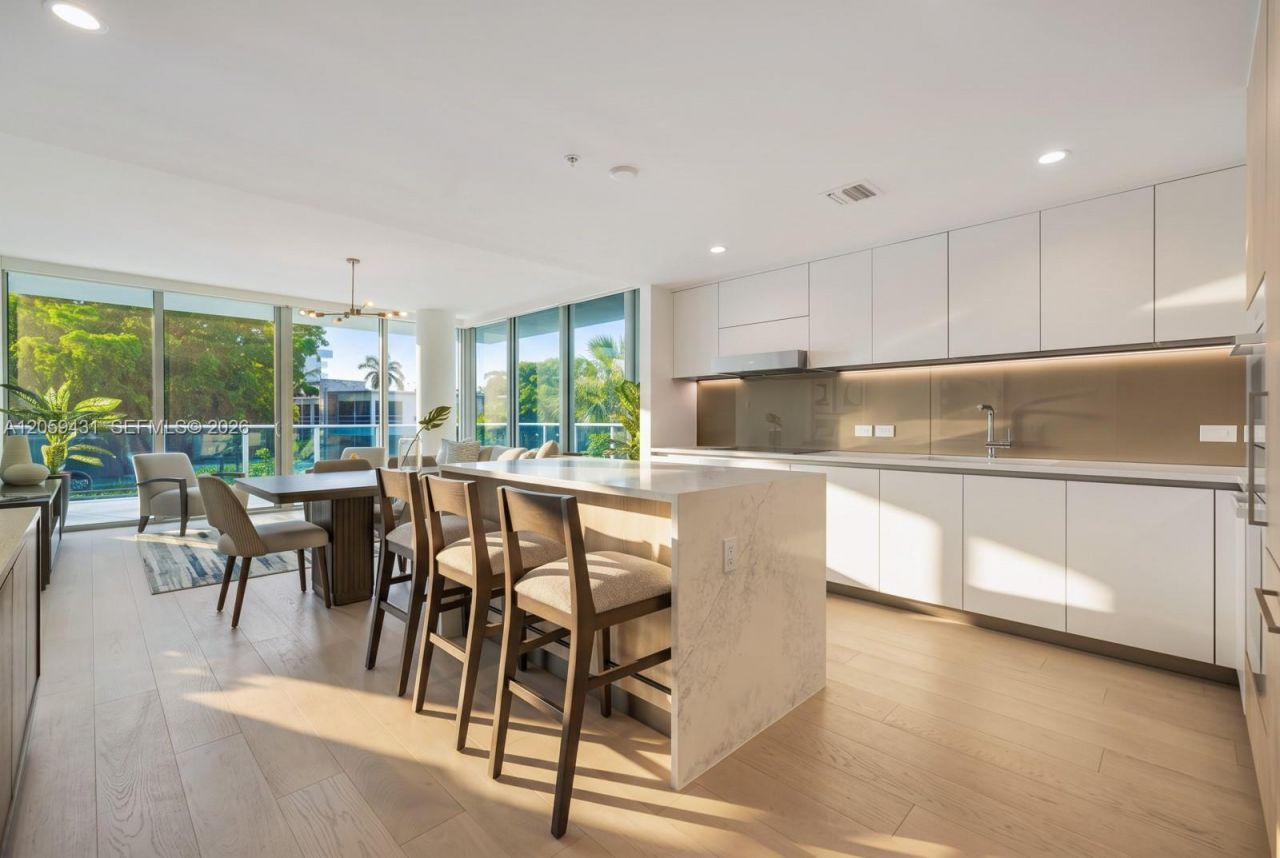 9221 E Bay Harbor Drive, Unit 212, Bay Harbor Islands, FL 33154 Photo