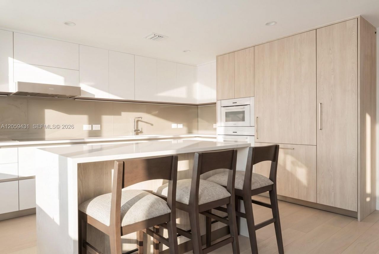 9221 E Bay Harbor Drive, Unit 212, Bay Harbor Islands, FL 33154 Photo
