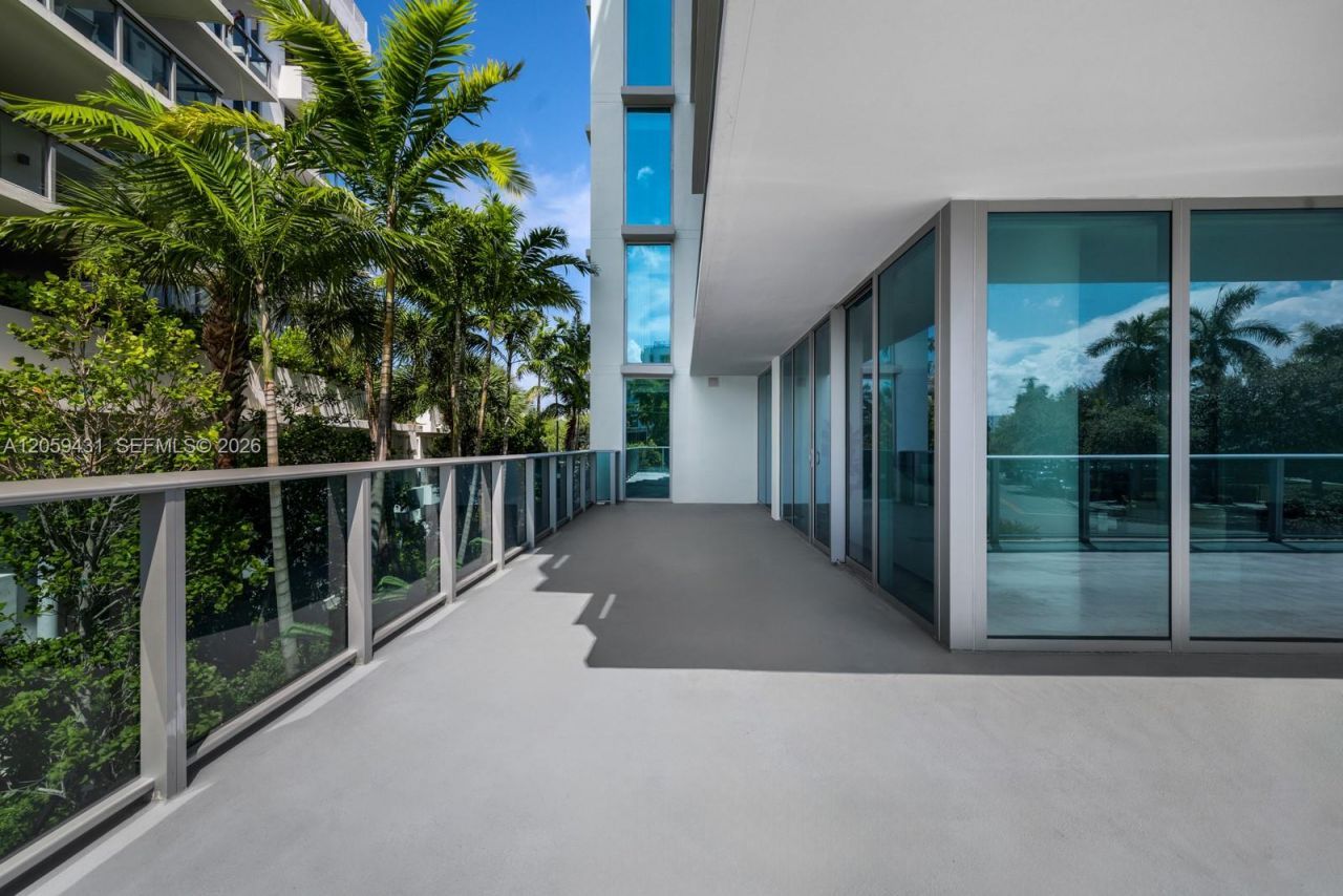 9221 E Bay Harbor Drive, Unit 212, Bay Harbor Islands, FL 33154 Photo