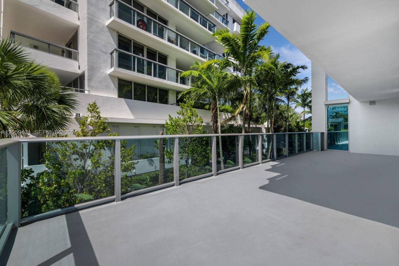 9221 E Bay Harbor Drive, Unit 212, Bay Harbor Islands, FL 33154 Photo