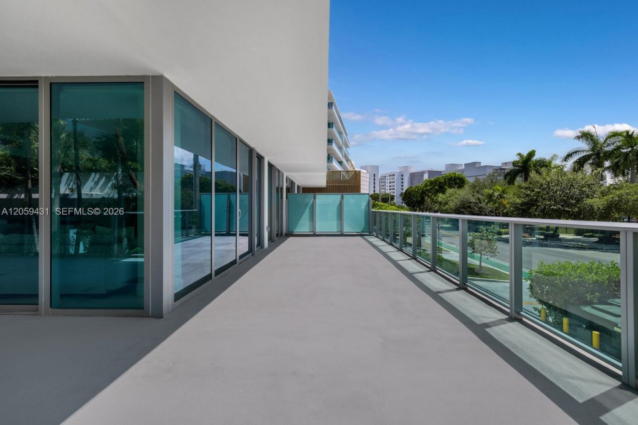 9221 E Bay Harbor Drive, Unit 212, Bay Harbor Islands, FL 33154 Photo