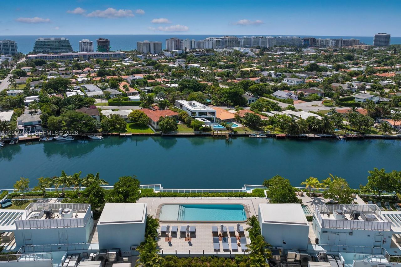 9221 E Bay Harbor Drive, Unit 212, Bay Harbor Islands, FL 33154 Photo