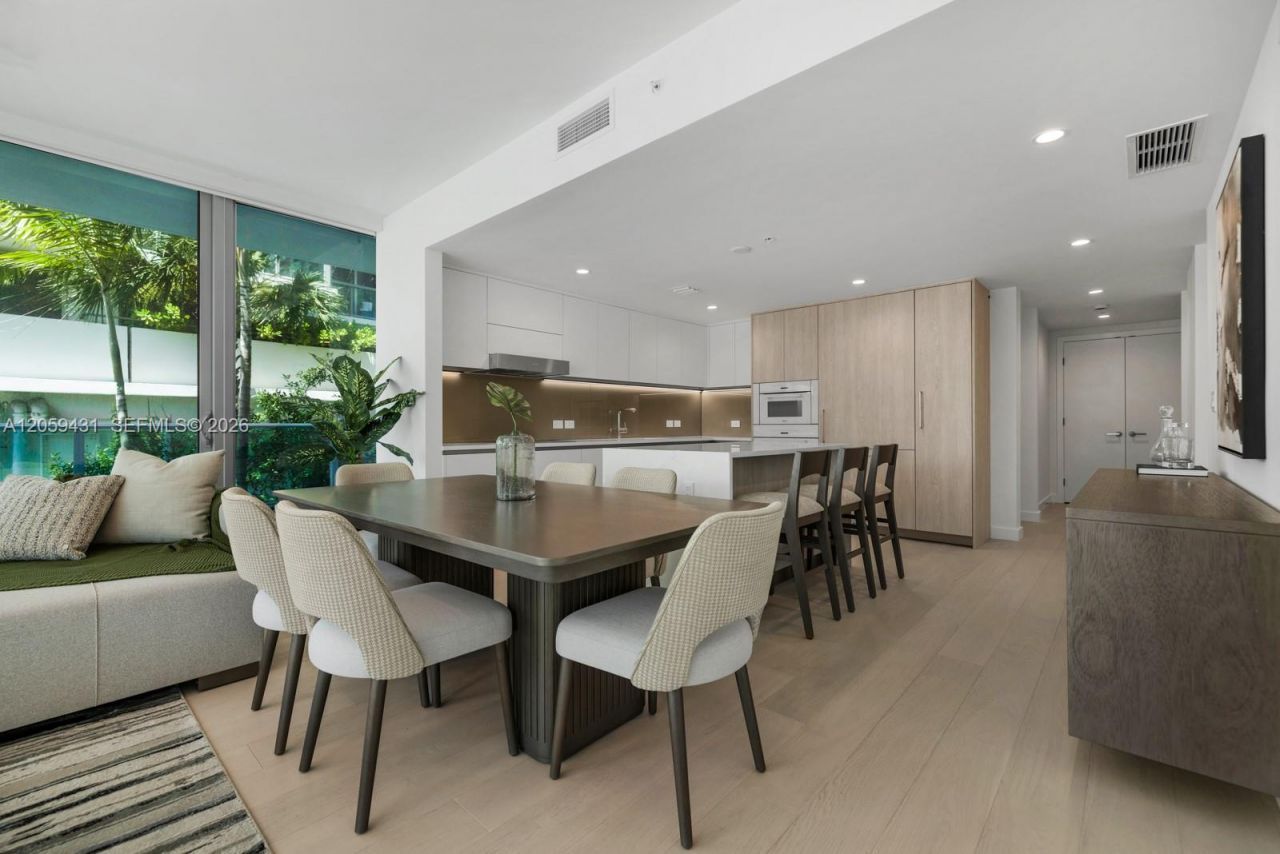 9221 E Bay Harbor Drive, Unit 212, Bay Harbor Islands, FL 33154 Photo