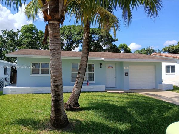 4502 NW 46 St , Tamarac, FL 33319