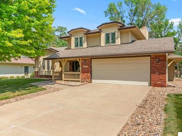 6423 S 92 Street, Omaha, NE 68127