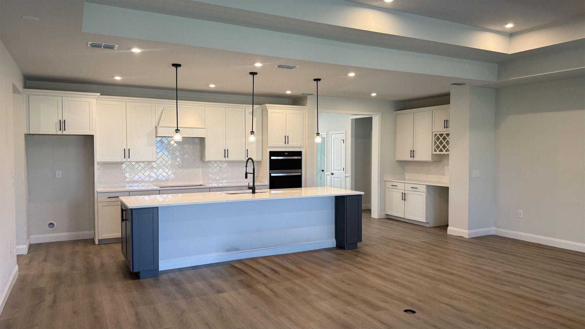 1525 Winding Creek Way Photo 8