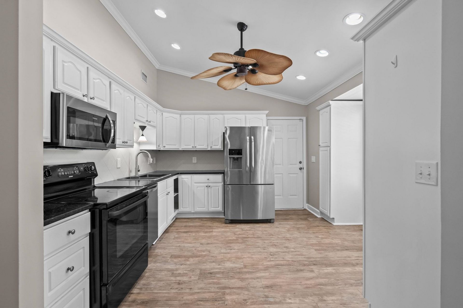 9701 Ashley Ln.  Photo 10