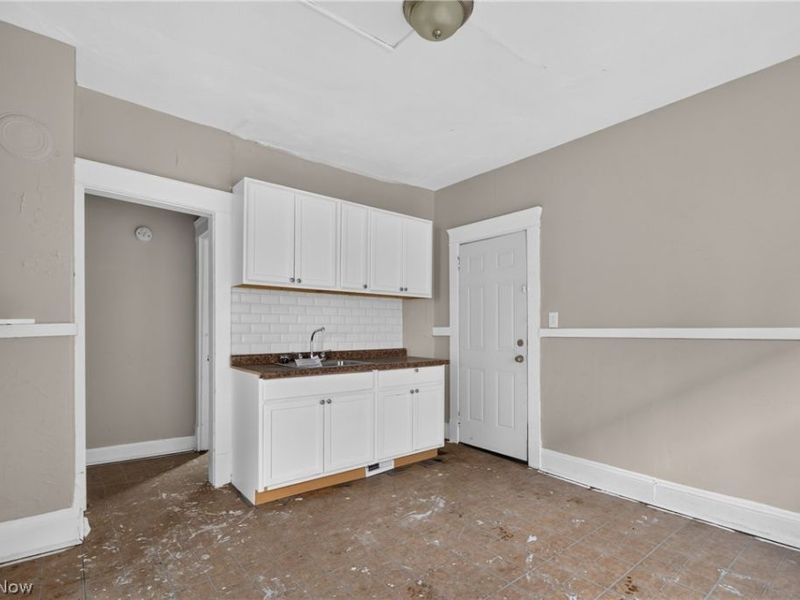 12000 Kinsman Road , Cleveland, OH 44120 Photo 25