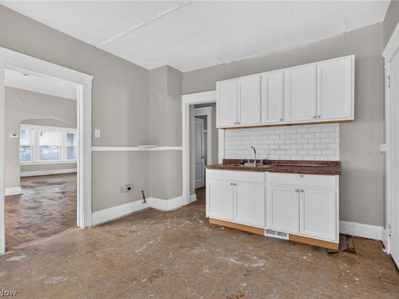 12000 Kinsman Road , Cleveland, OH 44120 Photo 26