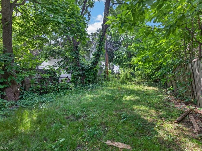 12000 Kinsman Road , Cleveland, OH 44120 Photo 4