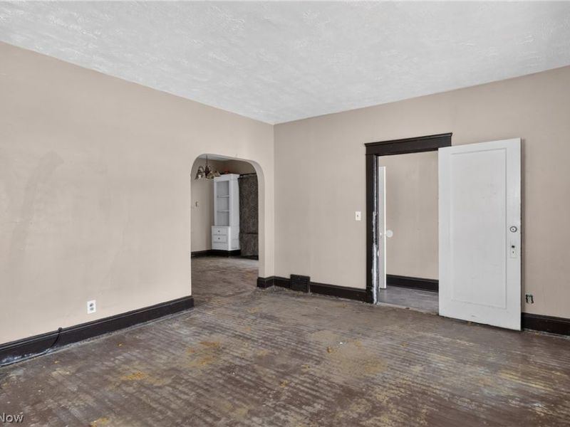 12000 Kinsman Road , Cleveland, OH 44120 Photo 9
