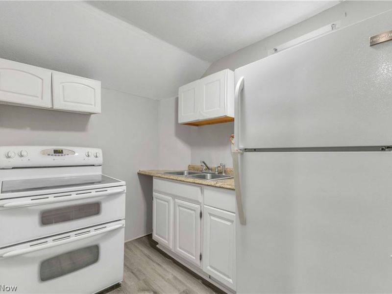 3305 Roanoke Avenue , Cleveland, OH 44109 Photo 11