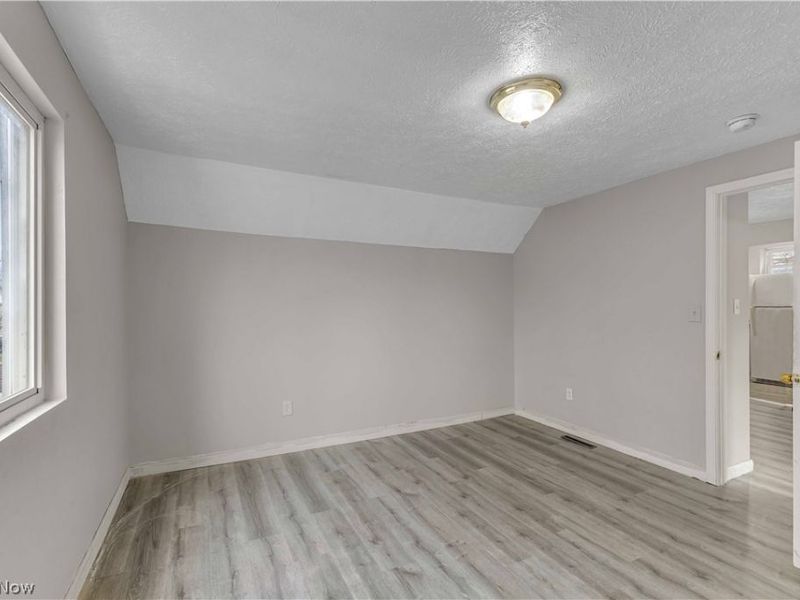 3305 Roanoke Avenue , Cleveland, OH 44109 Photo 14