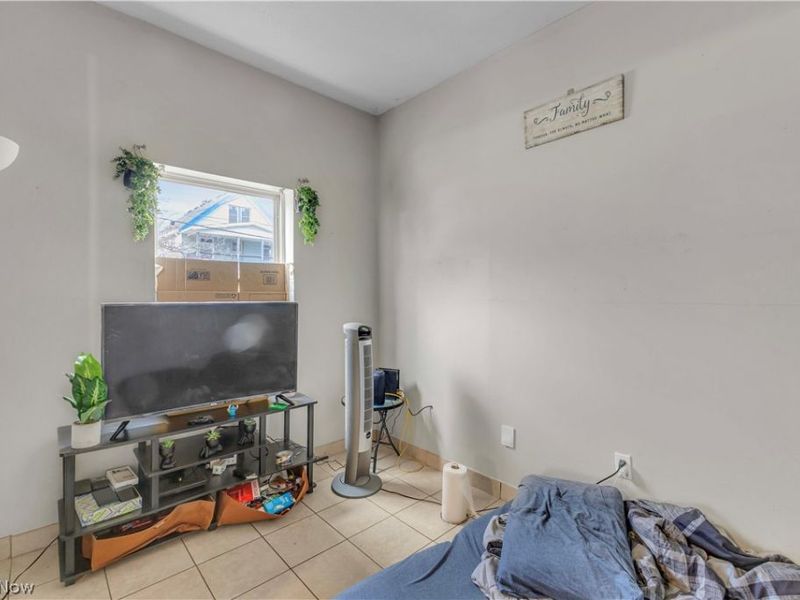 3305 Roanoke Avenue , Cleveland, OH 44109 Photo 16