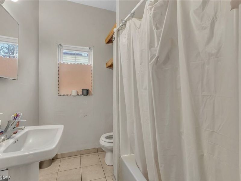 3305 Roanoke Avenue , Cleveland, OH 44109 Photo 20