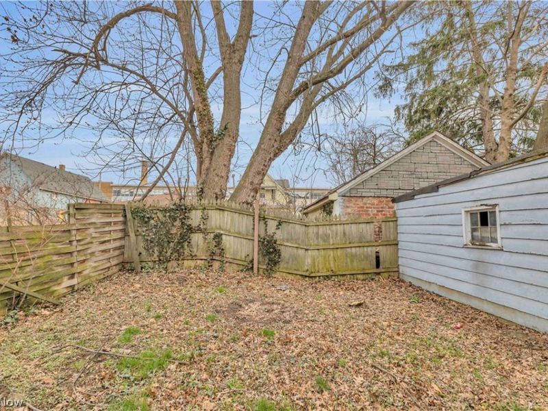 3305 Roanoke Avenue , Cleveland, OH 44109 Photo 23