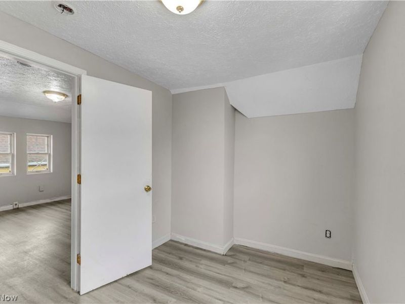 3305 Roanoke Avenue , Cleveland, OH 44109 Photo 7