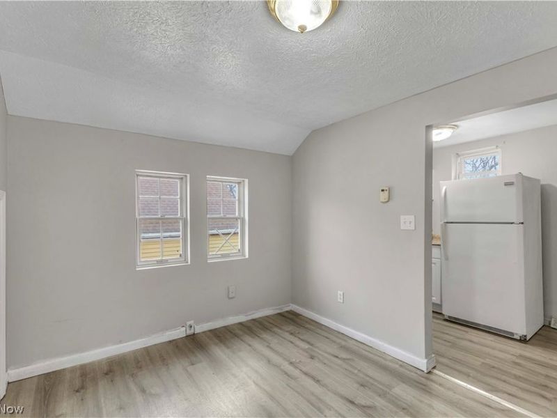 3305 Roanoke Avenue , Cleveland, OH 44109 Photo 8