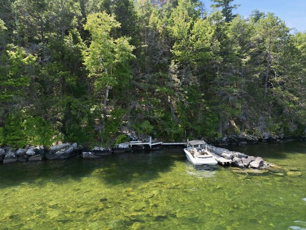 23 Diamond Island, Gilford, NH 03249