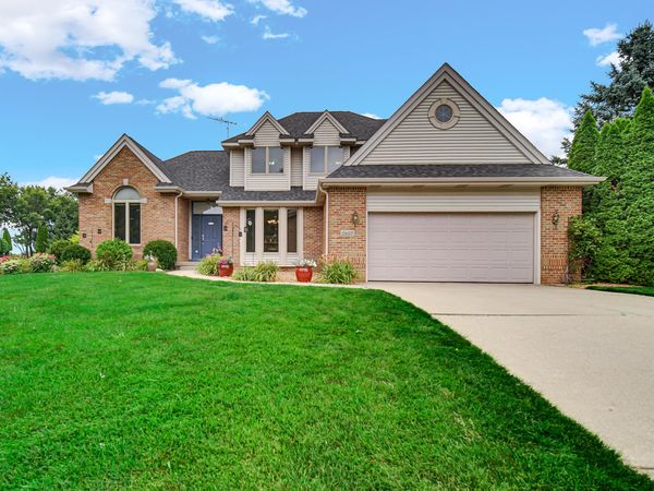2957 Woodbine Drive , Valparaiso, IN 46383