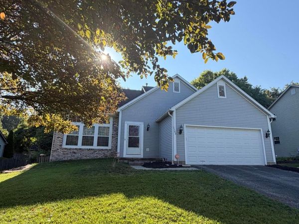 1580 Bush Hill Drive, Lancaster, OH 43130