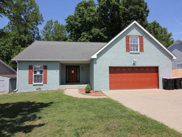 81 West Dr , Clarksville, TN 37040