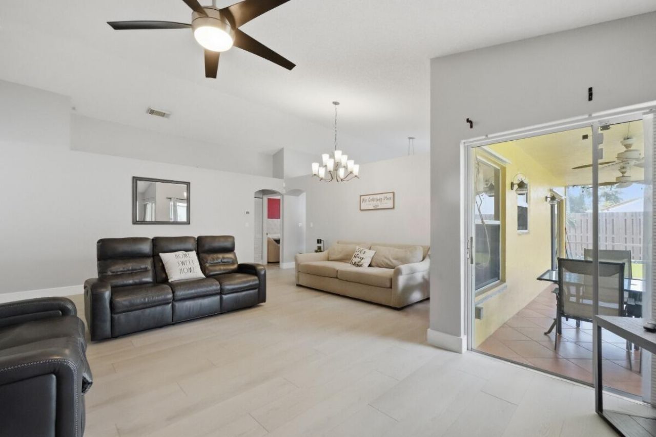 12564 NW 10th Place, Sunrise, FL 33323 Photo