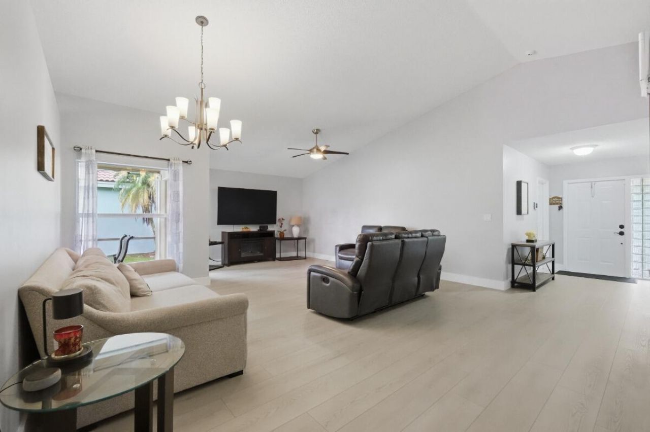 12564 NW 10th Place, Sunrise, FL 33323 Photo