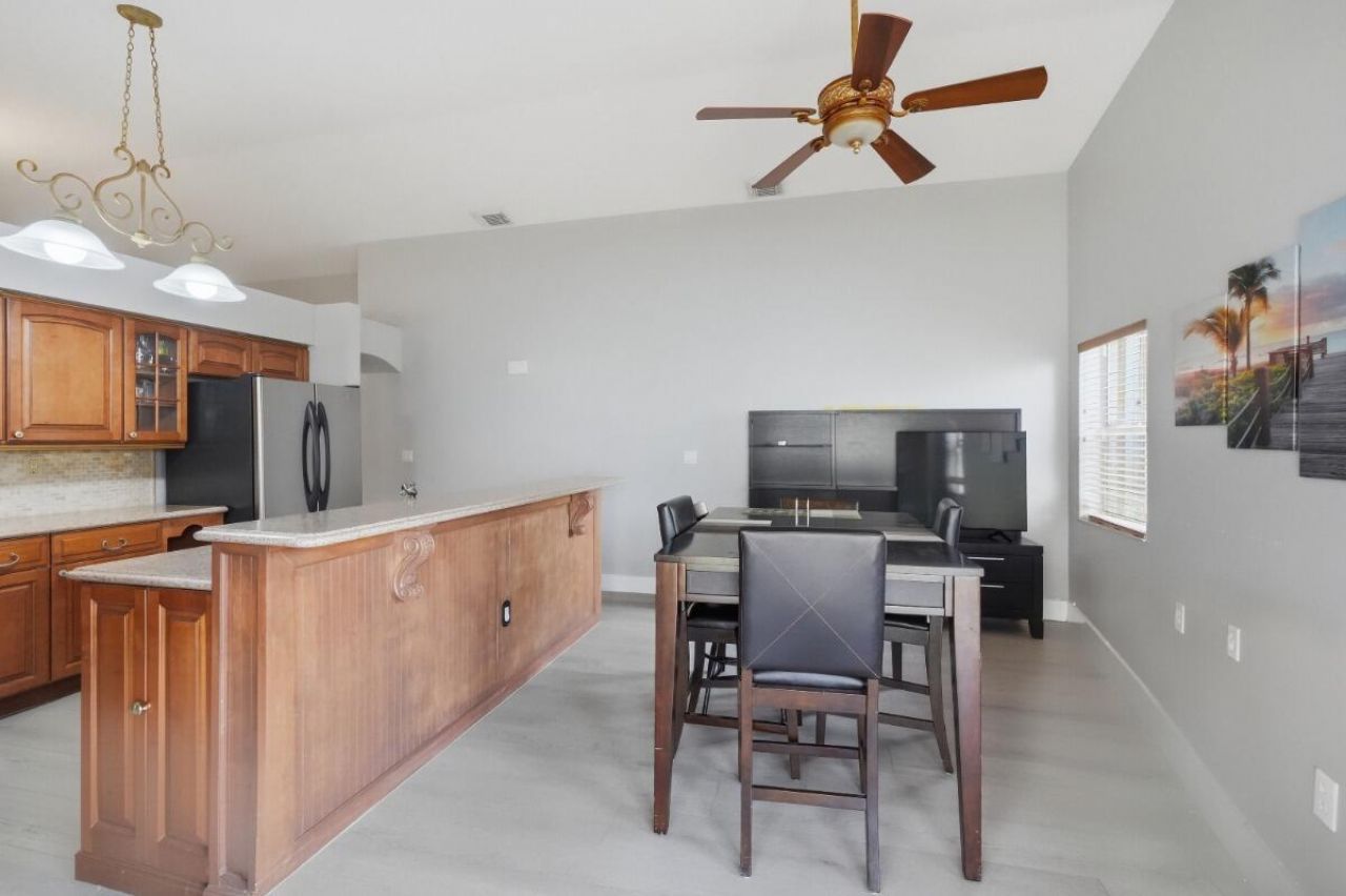 12564 NW 10th Place, Sunrise, FL 33323 Photo