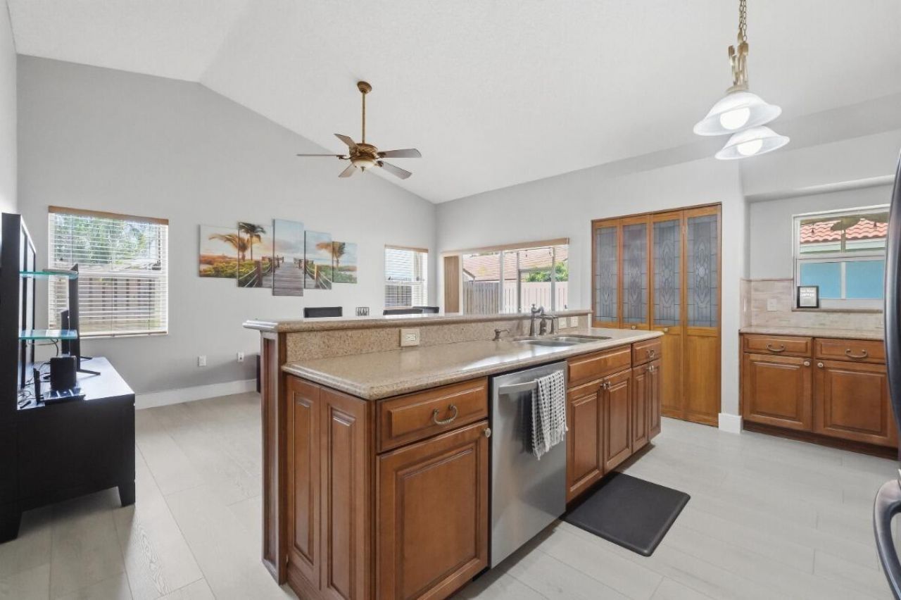 12564 NW 10th Place, Sunrise, FL 33323 Photo