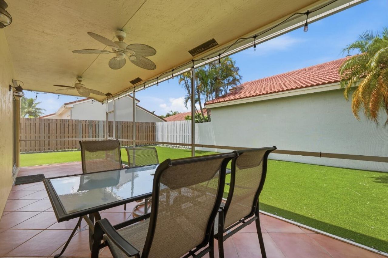 12564 NW 10th Place, Sunrise, FL 33323 Photo
