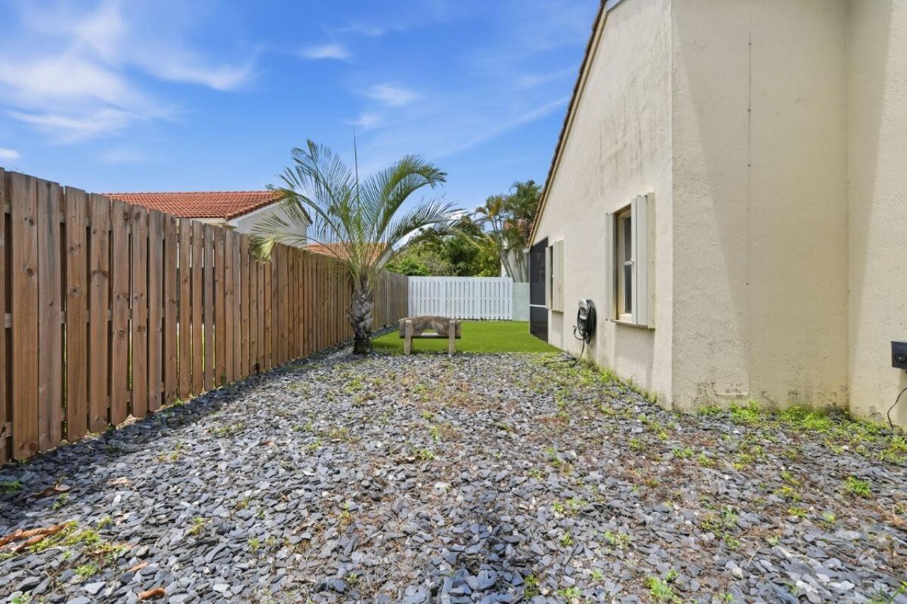 12564 NW 10th Place, Sunrise, FL 33323 Photo