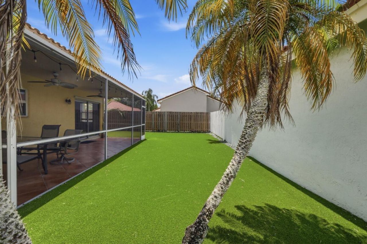 12564 NW 10th Place, Sunrise, FL 33323 Photo