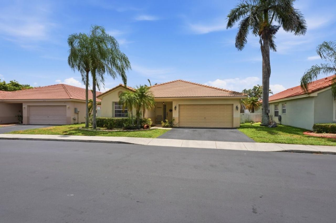 12564 NW 10th Place, Sunrise, FL 33323 Photo