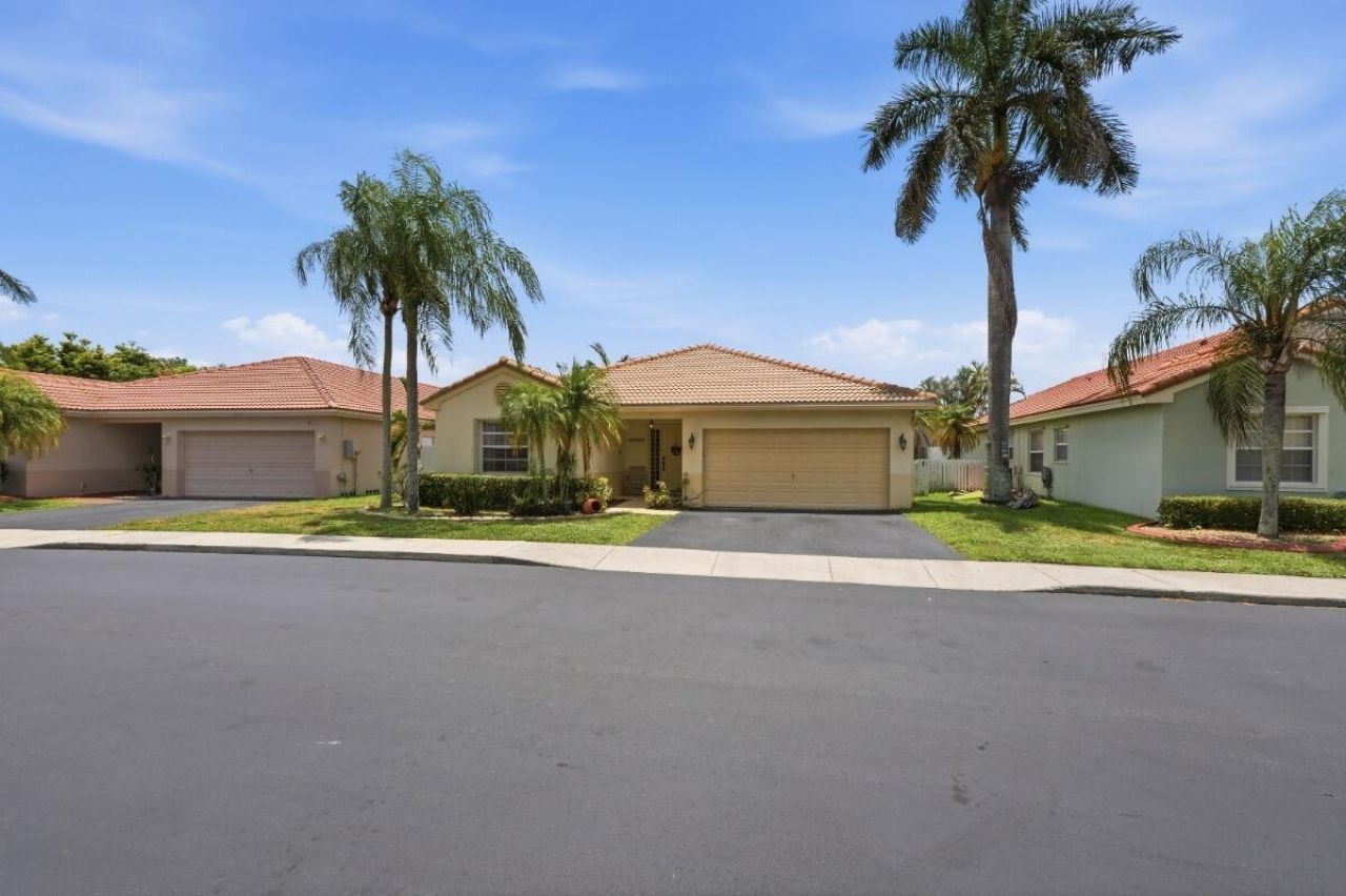 12564 NW 10th Place, Sunrise, FL 33323 Photo