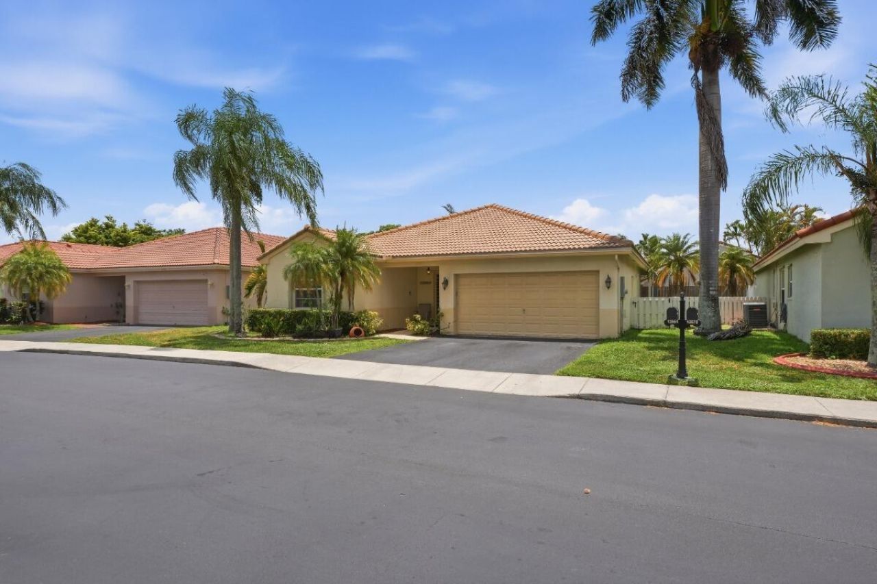 12564 NW 10th Place, Sunrise, FL 33323 Photo