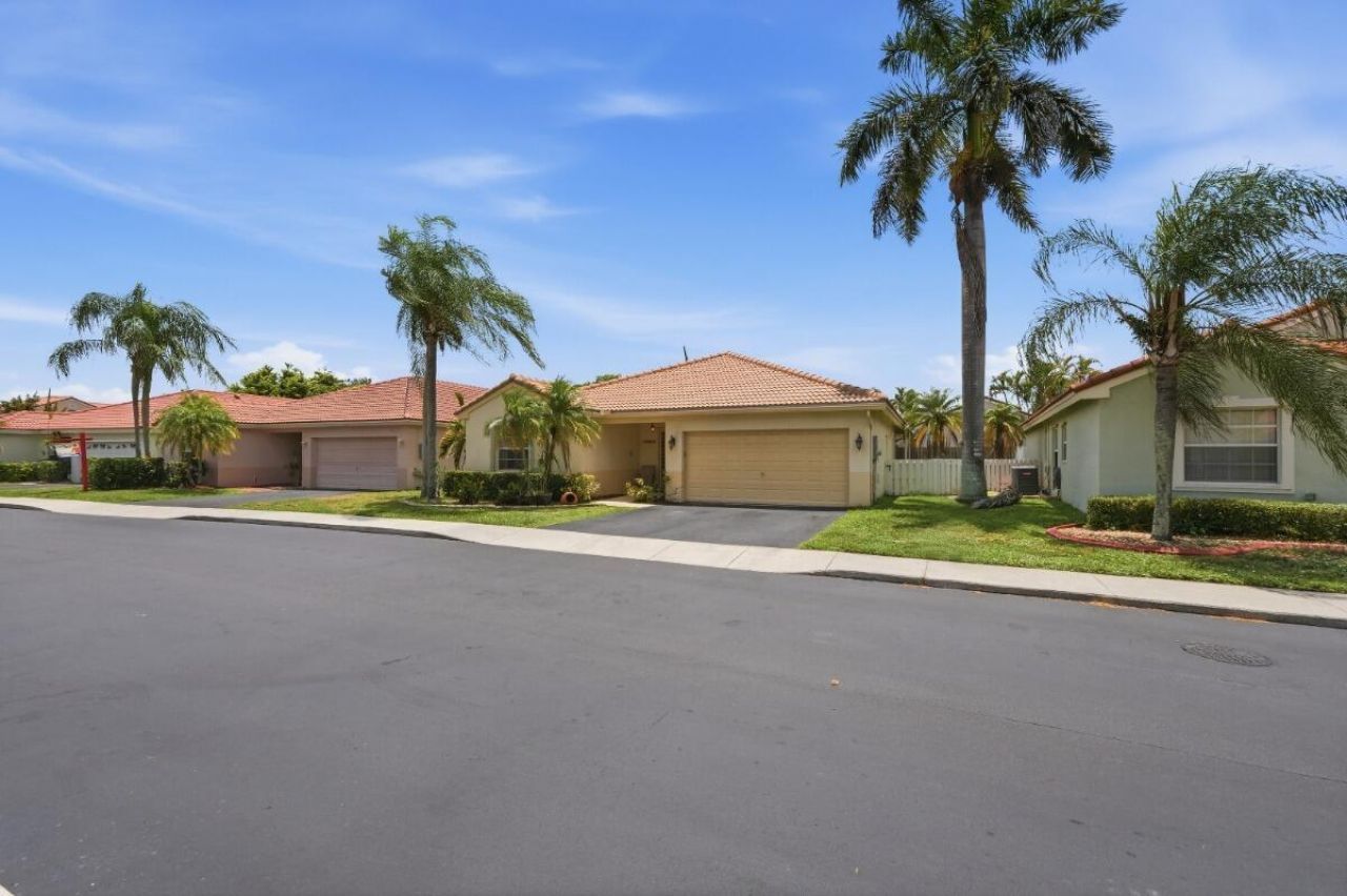 12564 NW 10th Place, Sunrise, FL 33323 Photo