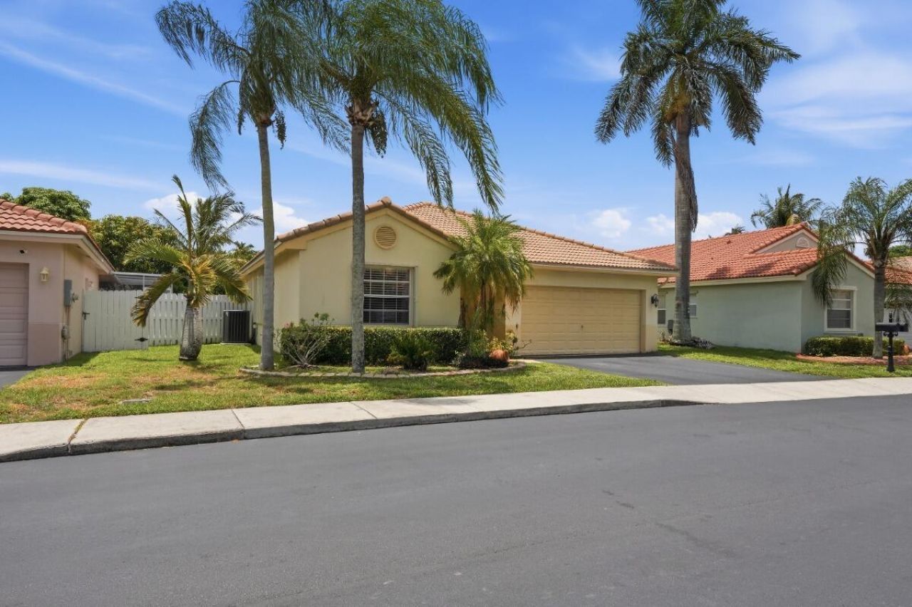 12564 NW 10th Place, Sunrise, FL 33323 Photo