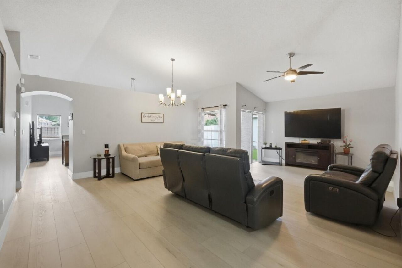 12564 NW 10th Place, Sunrise, FL 33323 Photo