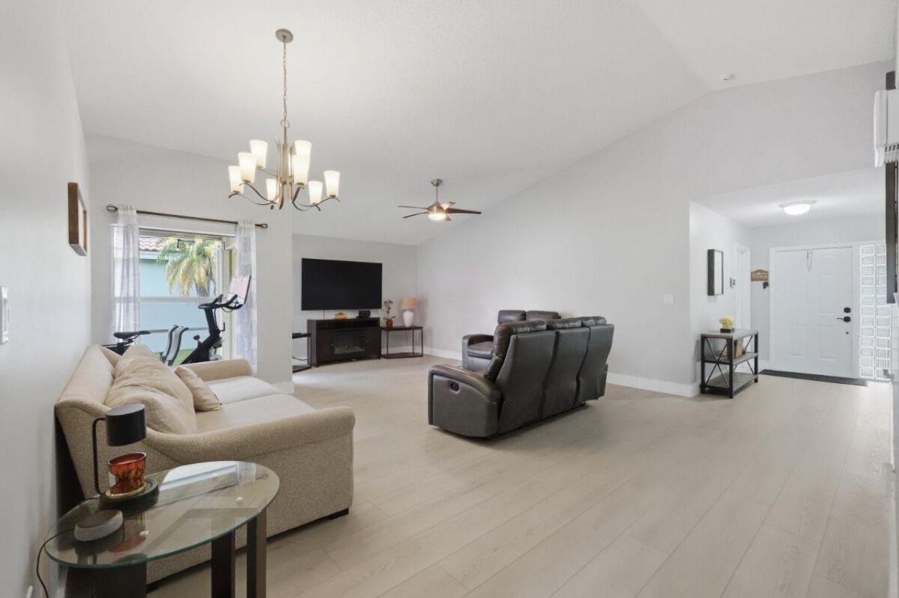 12564 NW 10th Place, Sunrise, FL 33323 Photo