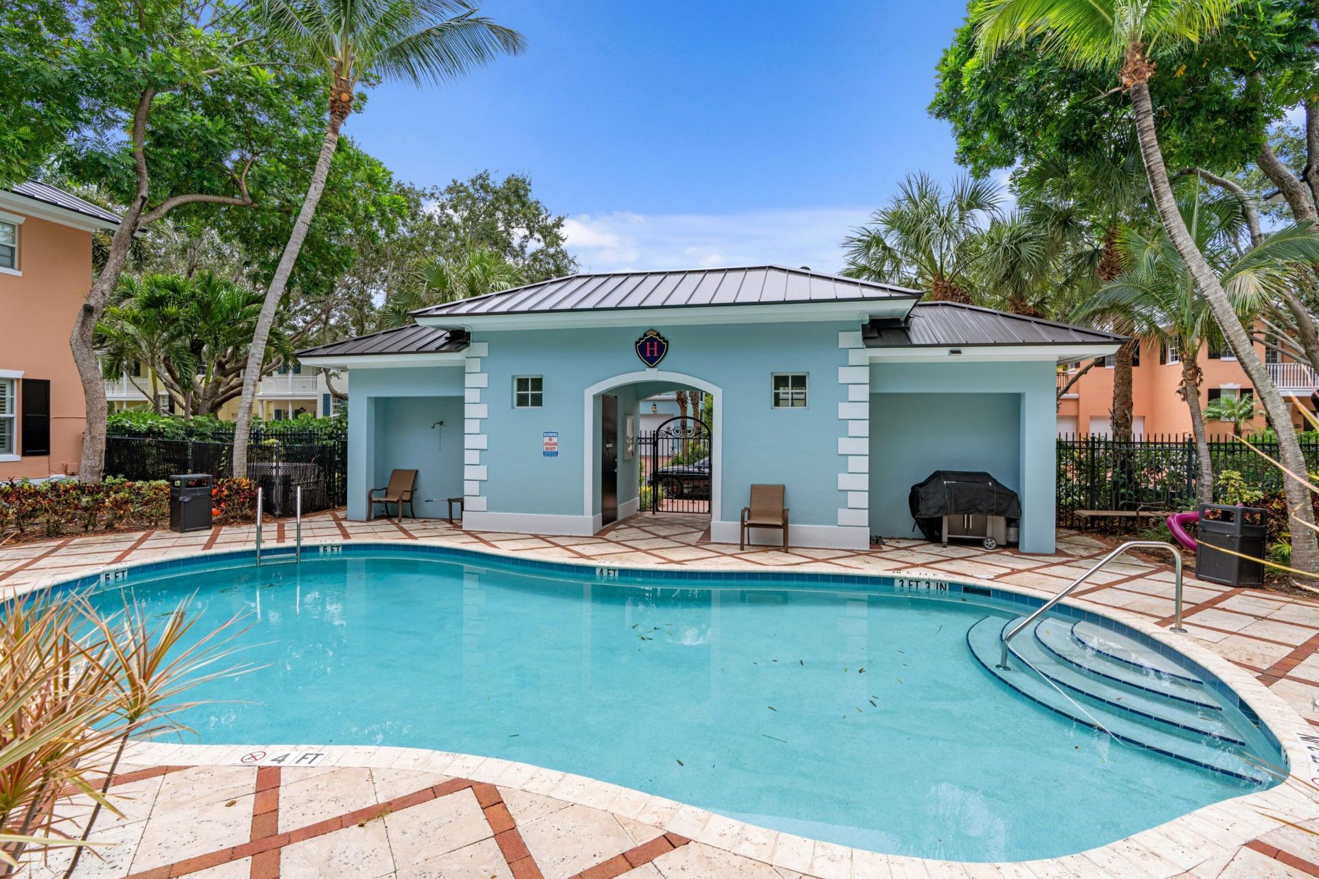 1057 E Heritage Club Circle, Delray Beach, FL 33483 Photo