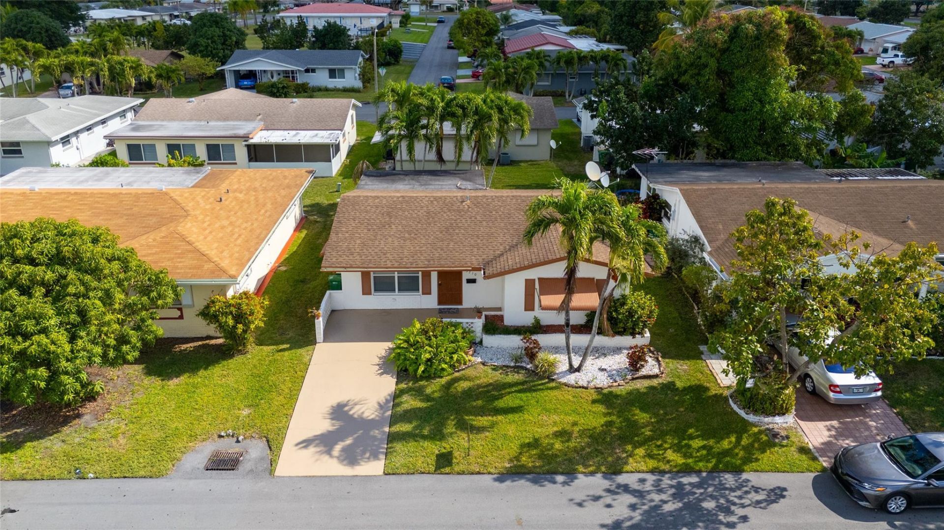 5710 NW 68th Terrace, Tamarac, FL 33321 Photo