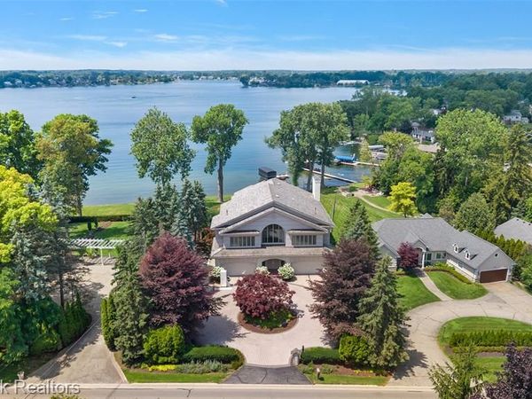 2980 Middlebelt Road , West Bloomfield Twp, MI 48323