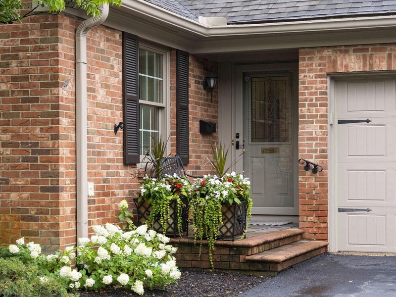1209 Kenbrook Hills Drive , Unit 12, Columbus, OH 43220 Photo 2